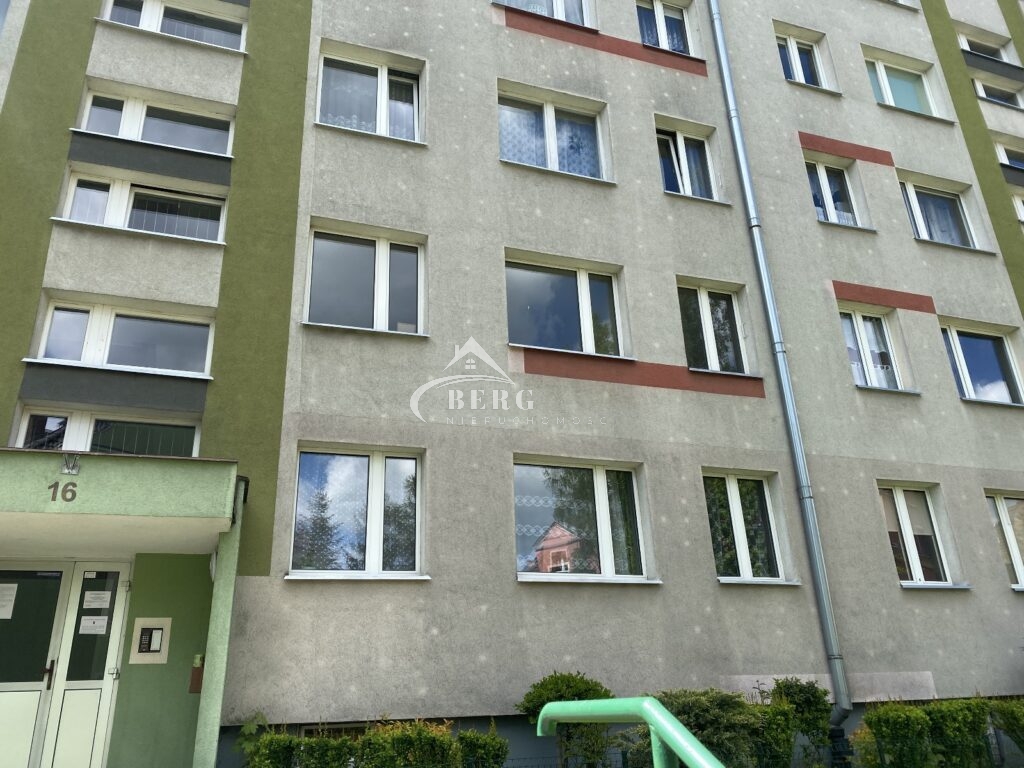 3-pokojowe mieszkanie 55m2 z balkonem i piwnicą – ul. Malczewskiego, Jelenia Góra